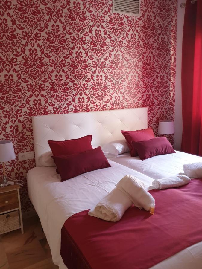 Apartamentos Dona Lola Sevilla Oda fotoğraf